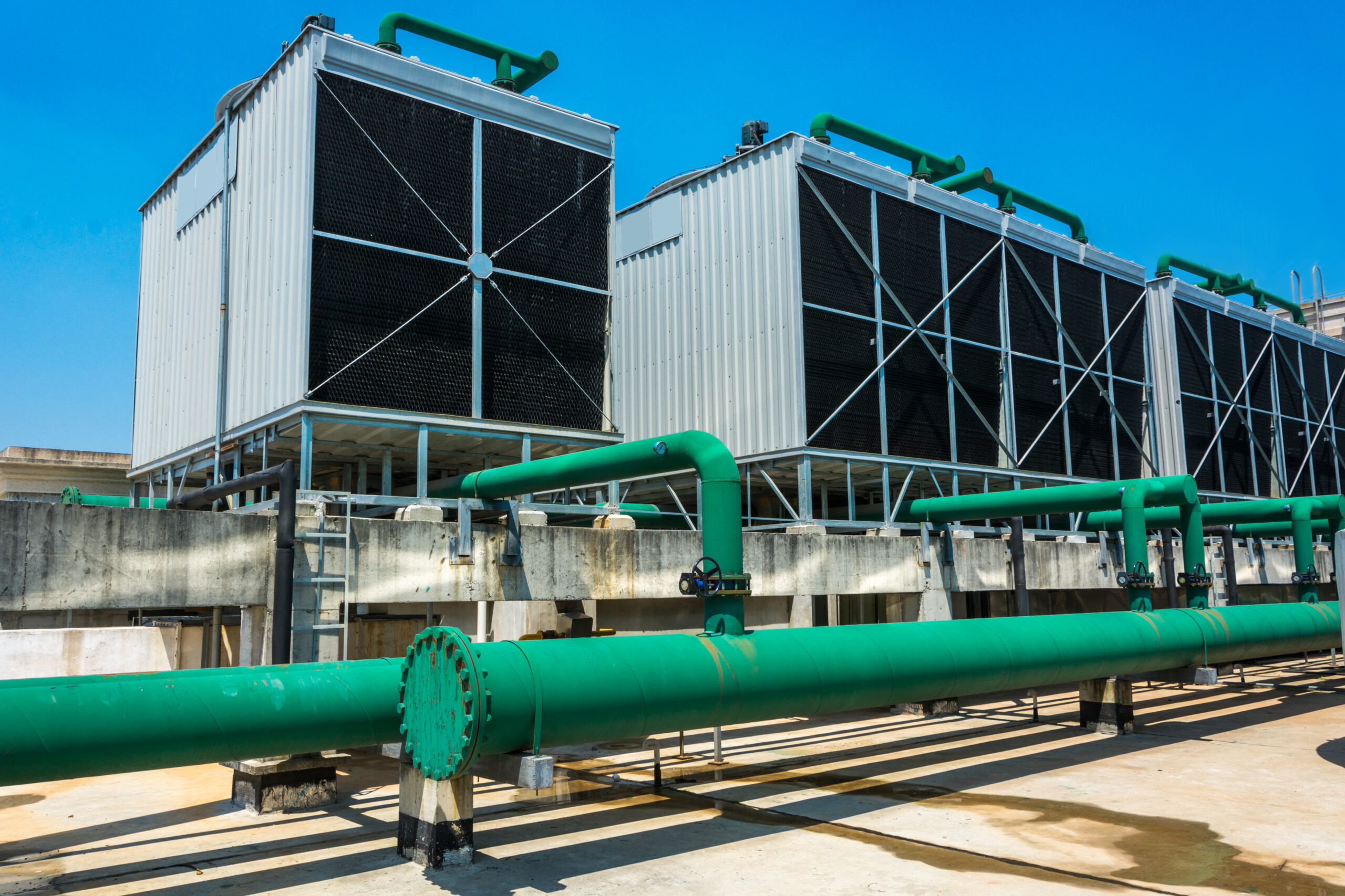 Mantenimiento preventivo en torres de refrigeración industriales